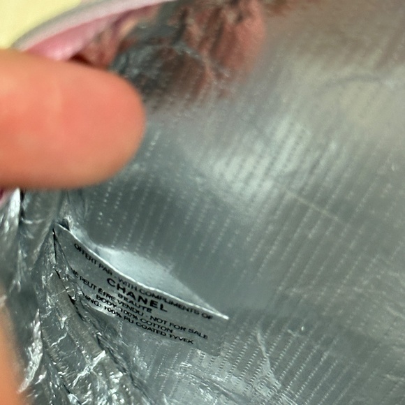 * Chanel Baby Pink Cosmetic Makeup Pouch Bag VIP Gift - Picture 7 of 8